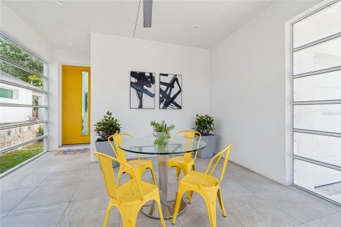 Villa ou maison à vendre à Tampa, Floride: 4 chambres, 206.06 m2 № 2225394 - photo 8