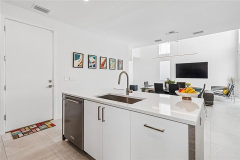 Villa ou maison à vendre à Tampa, Floride: 4 chambres, 206.06 m2 № 2225394 - photo 30