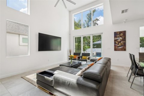 Villa ou maison à vendre à Tampa, Floride: 4 chambres, 206.06 m2 № 2225394 - photo 17