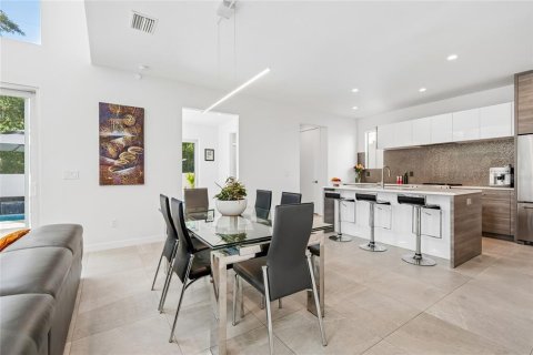 Villa ou maison à vendre à Tampa, Floride: 4 chambres, 206.06 m2 № 2225394 - photo 18