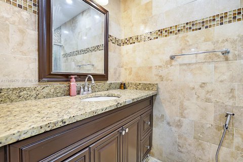 Villa ou maison à vendre à Pembroke Pines, Floride: 3 chambres, 204.2 m2 № 2054464 - photo 24