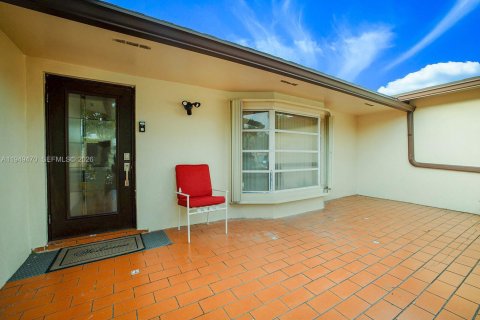 Villa ou maison à vendre à Pembroke Pines, Floride: 3 chambres, 204.2 m2 № 2054464 - photo 3