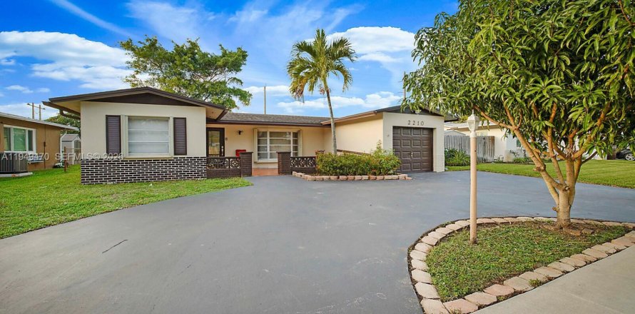 Villa ou maison à Pembroke Pines, Floride 3 chambres, 204.2 m2 № 2054464