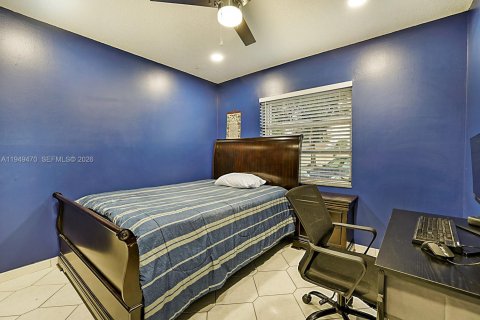 Villa ou maison à vendre à Pembroke Pines, Floride: 3 chambres, 204.2 m2 № 2054464 - photo 28