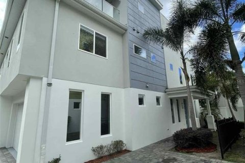 Townhouse in Orlando, Florida 3 bedrooms, 191.66 sq.m. № 2277049