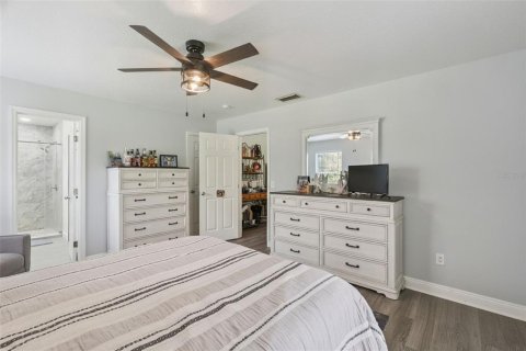 House in Groveland, Florida 4 bedrooms, 149.76 sq.m. № 2167545 - photo 14