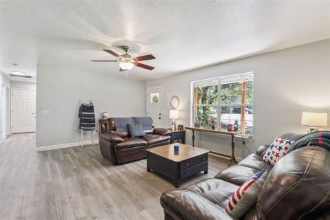 House in Groveland, Florida 4 bedrooms, 149.76 sq.m. № 2167545 - photo 3