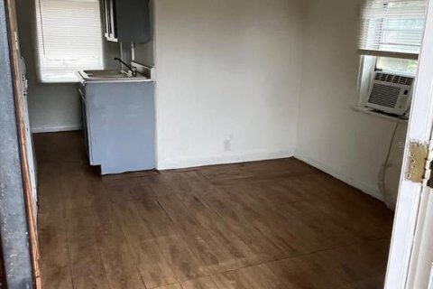 House in Orlando, Florida 1 bedroom, 46.45 sq.m. № 1720873 - photo 4