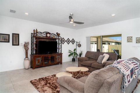 House in Lake Alfred, Florida 5 bedrooms, 243.78 sq.m. № 1845029 - photo 14