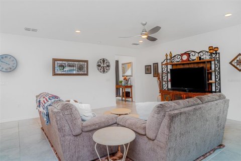 House in Lake Alfred, Florida 5 bedrooms, 243.78 sq.m. № 1845029 - photo 15