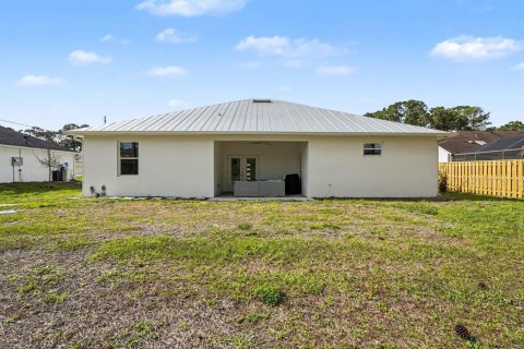 House in Palm Bay, Florida 4 bedrooms, 193.79 sq.m. № 2177477 - photo 29