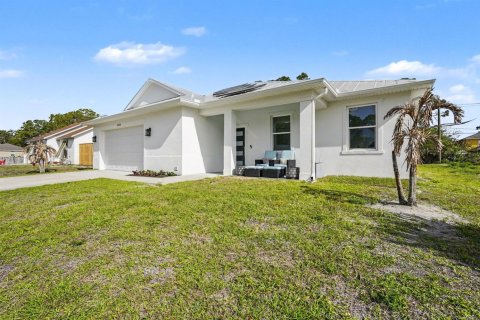 House in Palm Bay, Florida 4 bedrooms, 193.79 sq.m. № 2177477 - photo 28