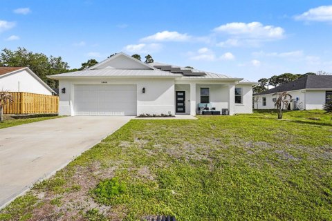 House in Palm Bay, Florida 4 bedrooms, 193.79 sq.m. № 2177477 - photo 3