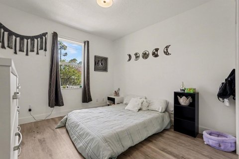 House in Palm Bay, Florida 4 bedrooms, 193.79 sq.m. № 2177477 - photo 14