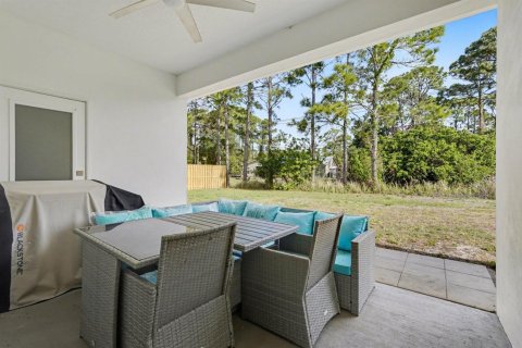 House in Palm Bay, Florida 4 bedrooms, 193.79 sq.m. № 2177477 - photo 26