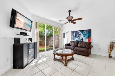 Townhouse in Homestead, Florida 4 bedrooms, 163.97 sq.m. № 1952586 - photo 4