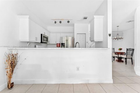 Townhouse in Homestead, Florida 4 bedrooms, 163.97 sq.m. № 1952586 - photo 2