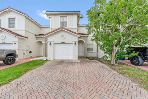 Townhouse in Homestead, Florida 4 bedrooms, 163.97 sq.m. № 1952586 - photo 5