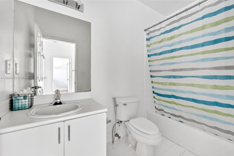 Townhouse in Homestead, Florida 4 bedrooms, 163.97 sq.m. № 1952586 - photo 17