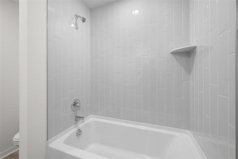 House in Lake Alfred, Florida 3 bedrooms, 130.34 sq.m. № 2124330 - photo 14