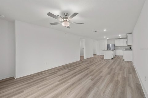 House in Lake Alfred, Florida 3 bedrooms, 130.34 sq.m. № 2124330 - photo 11