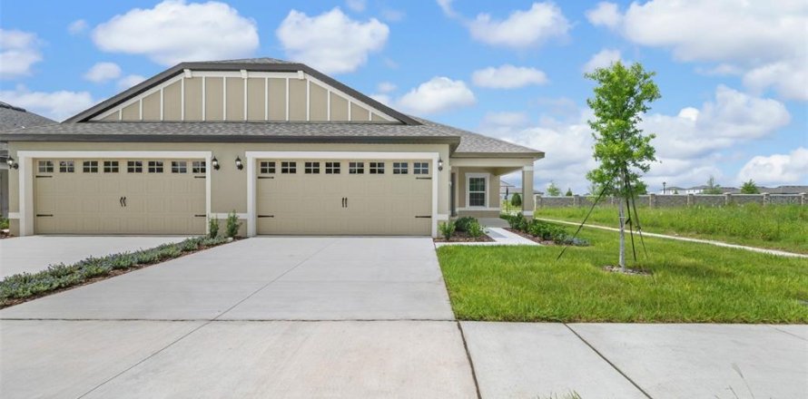 House in Lake Alfred, Florida 3 bedrooms, 130.34 sq.m. № 2124330
