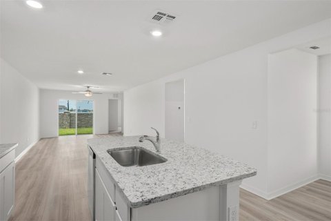 House in Lake Alfred, Florida 3 bedrooms, 130.34 sq.m. № 2124330 - photo 5