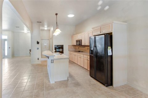House in Summerfield, Florida 3 bedrooms, 167.22 sq.m. № 2220555 - photo 12
