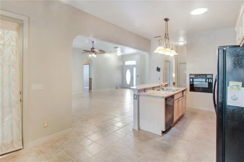House in Summerfield, Florida 3 bedrooms, 167.22 sq.m. № 2220555 - photo 11