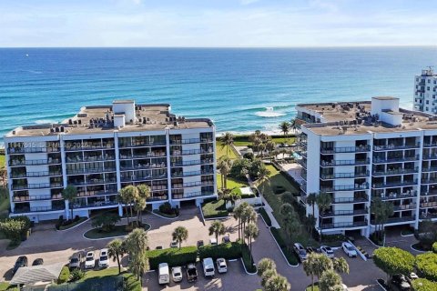 Condo in Palm Beach, Florida, 2 bedrooms  № 2020375 - photo 2