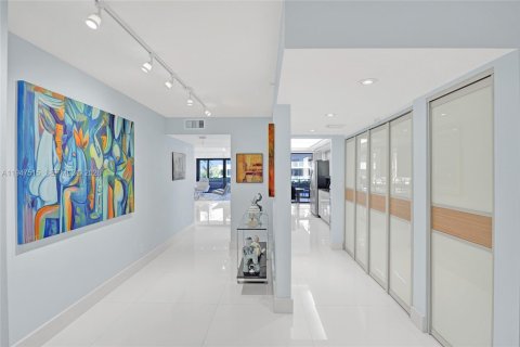 Condo in Palm Beach, Florida, 2 bedrooms  № 2020375 - photo 4