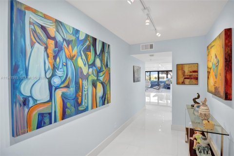 Condo in Palm Beach, Florida, 2 bedrooms  № 2020375 - photo 6