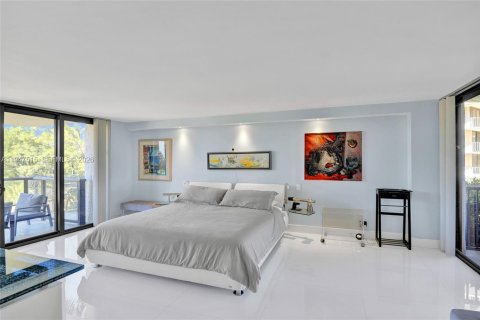 Condo in Palm Beach, Florida, 2 bedrooms  № 2020375 - photo 26