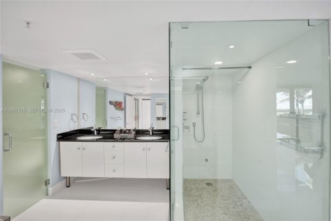 Condo in Palm Beach, Florida, 2 bedrooms  № 2020375 - photo 30