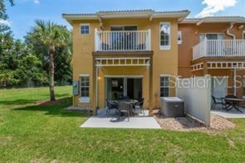 Adosado en Kissimmee, Florida 3 dormitorios, 119.94 m2 № 2266700