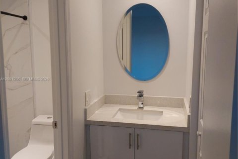 Townhouse in Miami, Florida 4 bedrooms, 136.19 sq.m. № 2065180 - photo 18