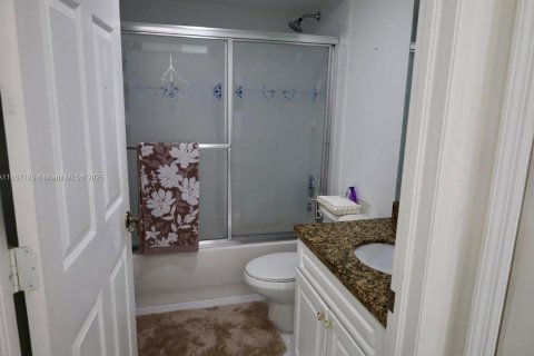 House in Homestead, Florida 4 bedrooms, 170.66 sq.m. № 1881976 - photo 13