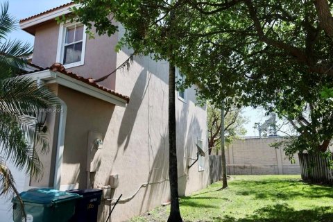 House in Homestead, Florida 4 bedrooms, 170.66 sq.m. № 1881976 - photo 3