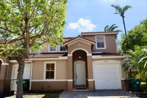 House in Homestead, Florida 4 bedrooms, 170.66 sq.m. № 1881976 - photo 1