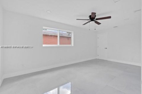 House in Homestead, Florida 3 bedrooms, 104.05 sq.m. № 2009980 - photo 13