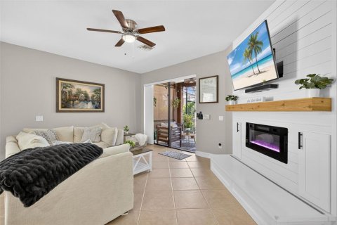 Casa en venta en Fort Myers, Florida, 3 dormitorios, 218.32 m2 № 1919059 - foto 12