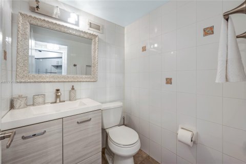 Снять в аренду кондоминиум в Холливуд, Флорида 1 спальня, 84.17м2, № 1623142 - фото 15