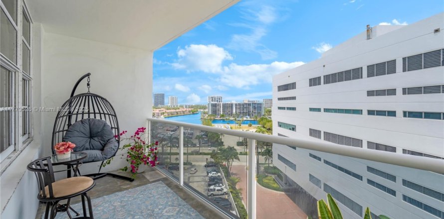 Condo à Hollywood, Floride, 1 chambre № 1623142
