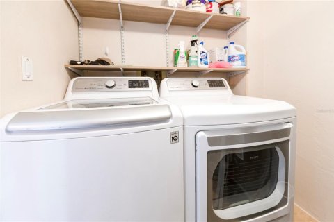 Condo in Daytona Beach, Florida, 2 bedrooms  № 1893948 - photo 29
