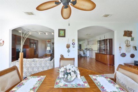 Condo in Sun City Center, Florida, 2 bedrooms № 2227712 - photo 15