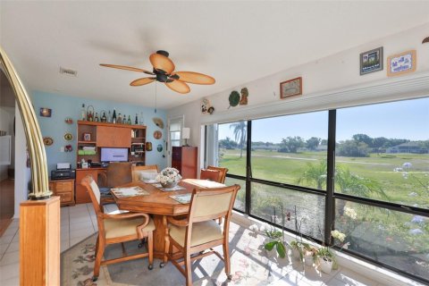 Condo in Sun City Center, Florida, 2 bedrooms № 2227712 - photo 11