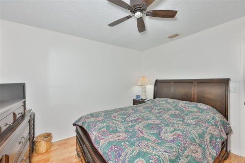 Condo in Sun City Center, Florida, 2 bedrooms № 2227712 - photo 22