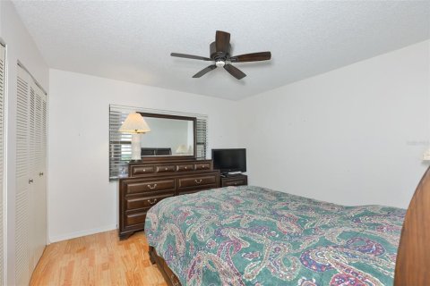 Condo in Sun City Center, Florida, 2 bedrooms № 2227712 - photo 23