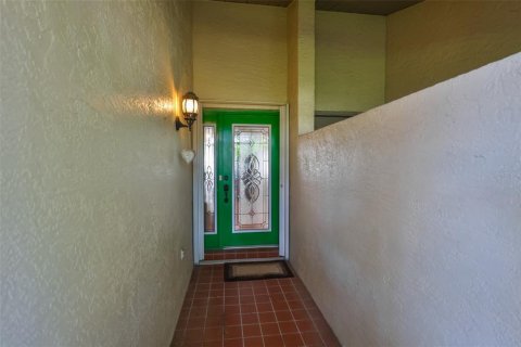 Condo in Sun City Center, Florida, 2 bedrooms № 2227712 - photo 2