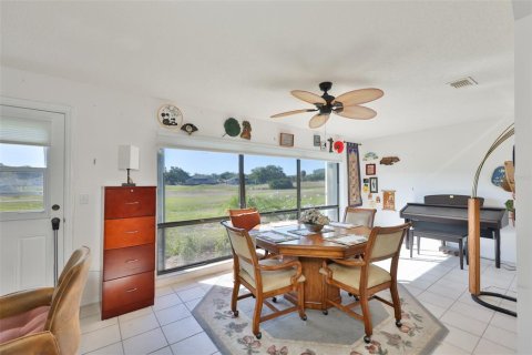 Condo in Sun City Center, Florida, 2 bedrooms № 2227712 - photo 12